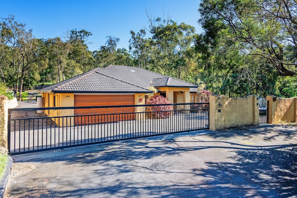 136 Banyula Drive, Gaven, QLD, 4211, Gaven - Thumbnail 2