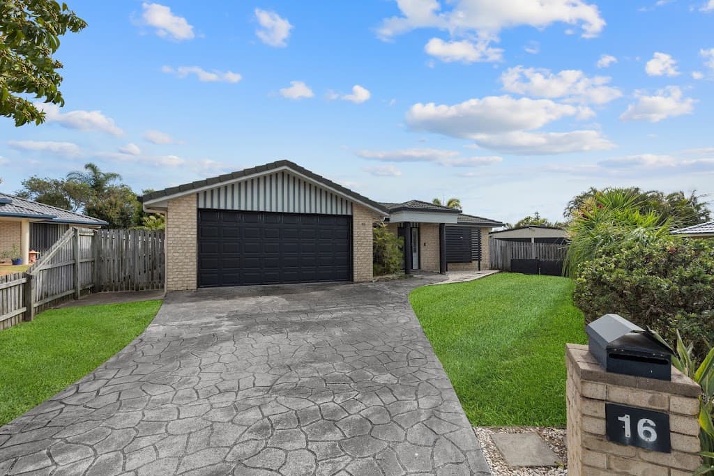 16 Abbey Court, Kawungan, QLD, 4655, Kawungan - Thumbnail 2