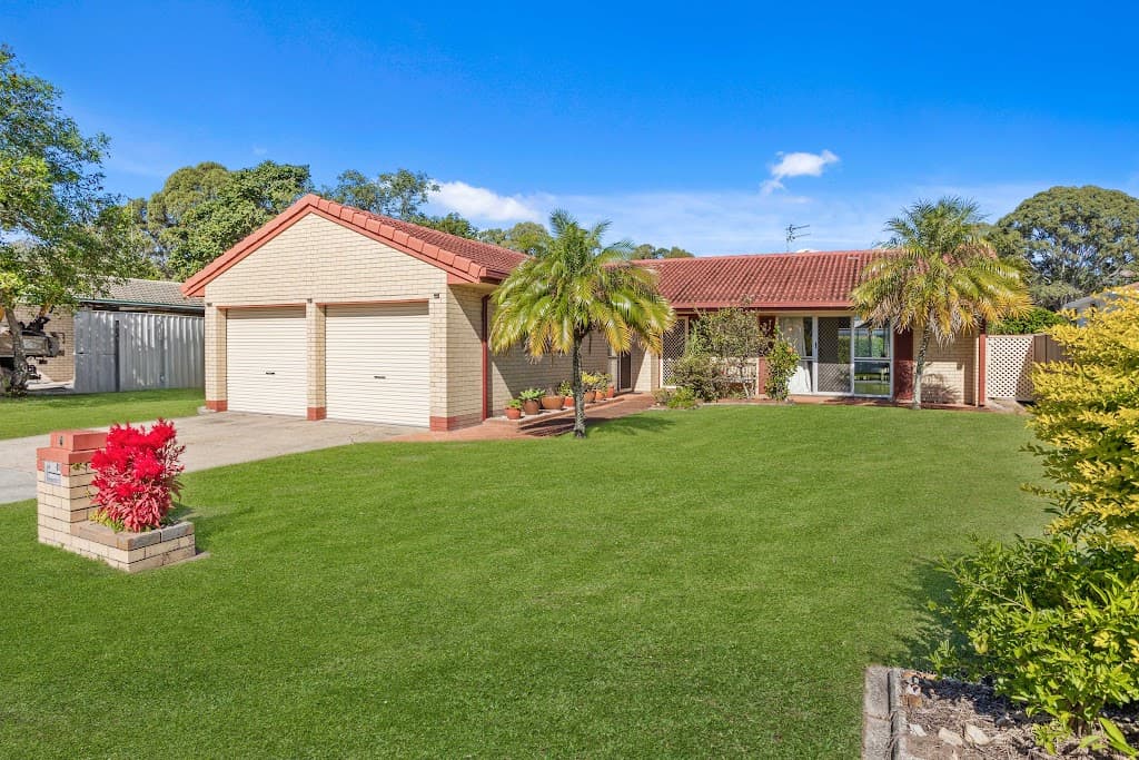 4 Dabchick Drive, Burleigh Waters, QLD, 4220, Burleigh Waters - Thumbnail 2