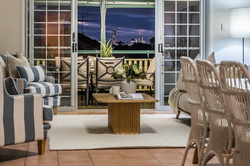 8 Acacia Close, Holland Park West, QLD, 4121, Holland Park West - Thumbnail 2