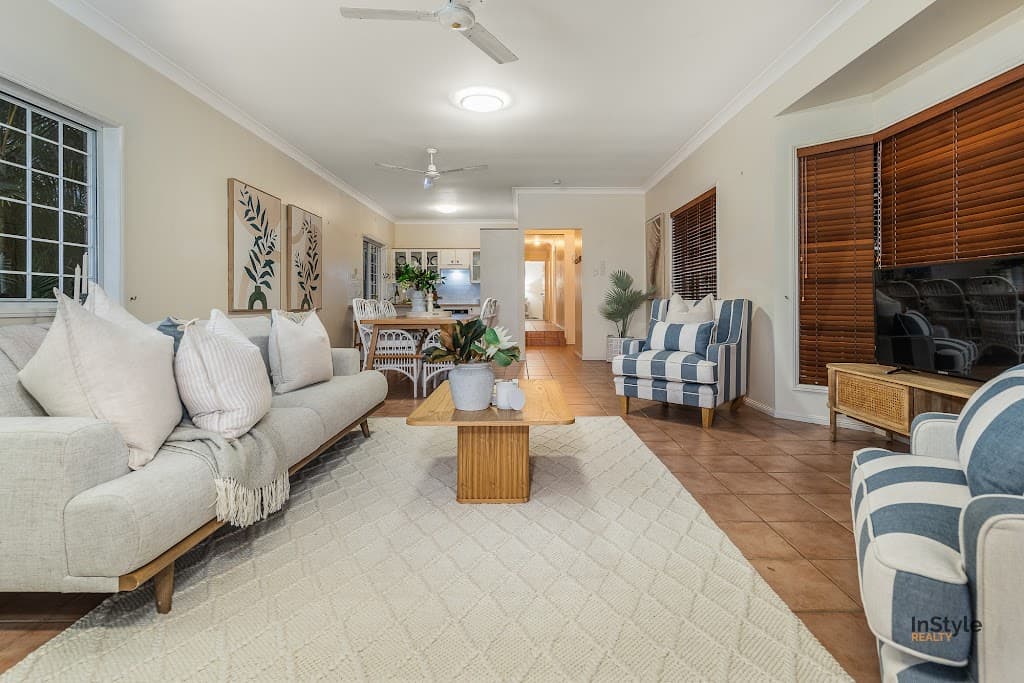 8 Acacia Close, Holland Park West, QLD, 4121, Holland Park West - Thumbnail 4