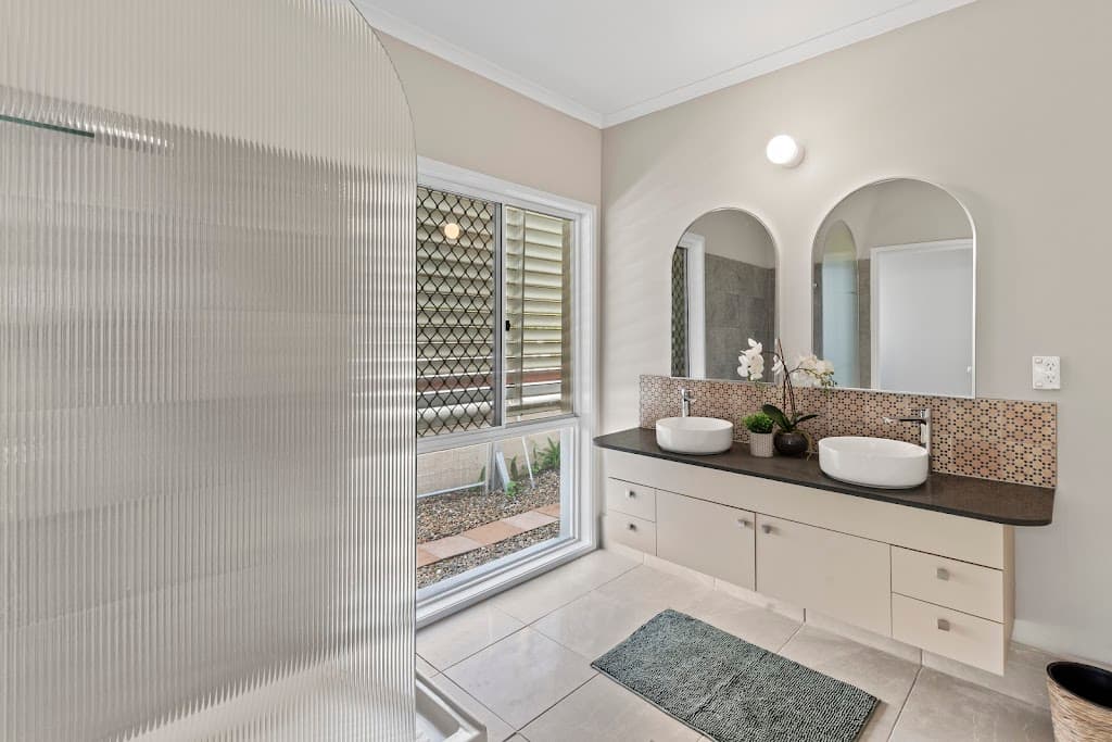 5 Meadowview Drive, Carrara, QLD, 4211, Carrara - Thumbnail 3