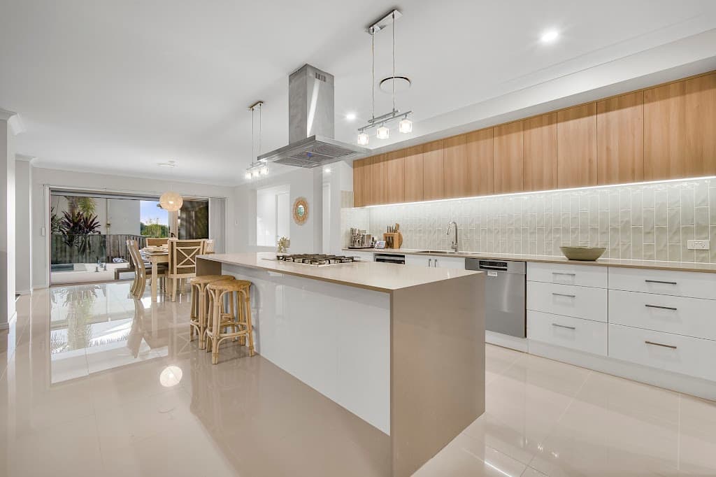 19 Riverbreeze Crescent, Maudsland, QLD, 4210, Maudsland - Thumbnail 2