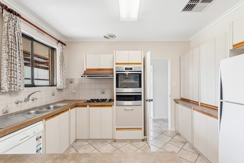 2 Omar Avenue, Warradale, SA, 5046, Warradale - Thumbnail 4