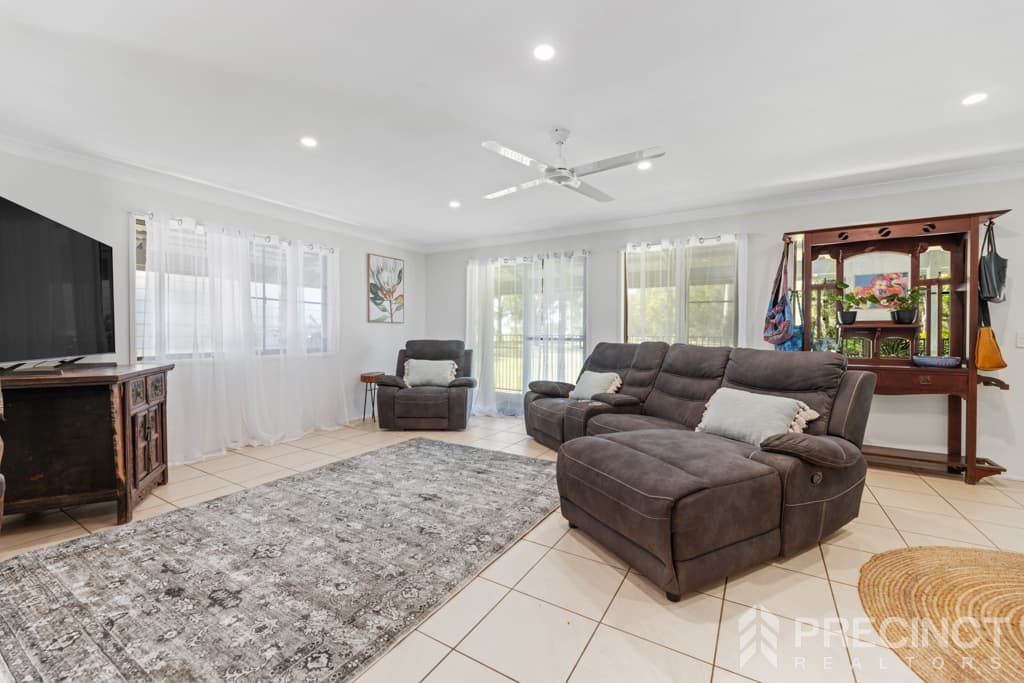 2 Bellay Road, Beachmere, QLD, 4510, Beachmere - Thumbnail 2