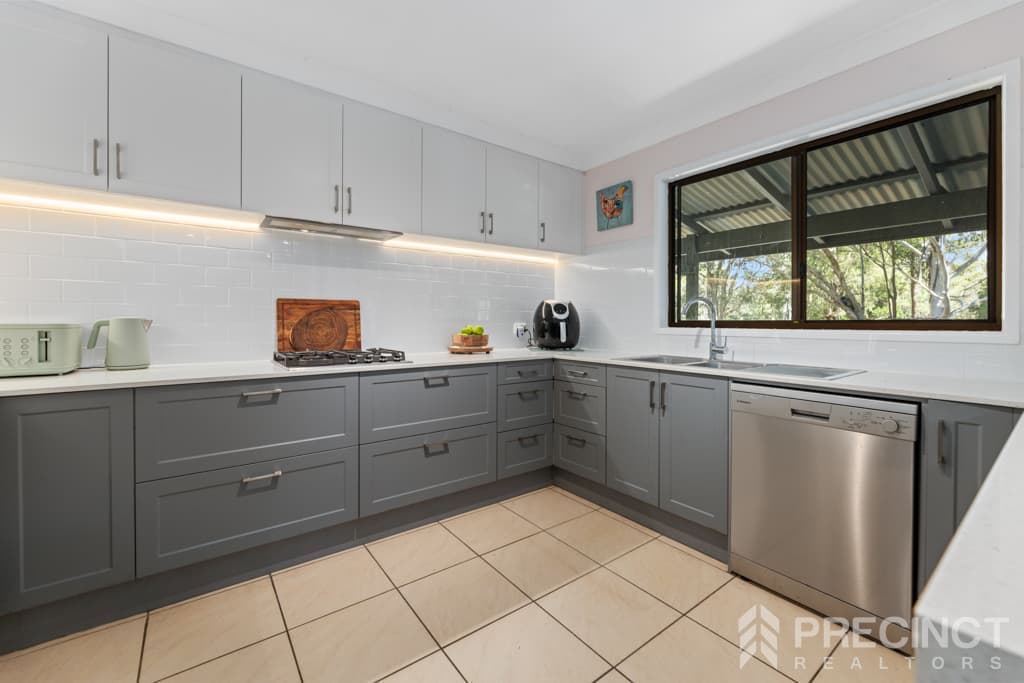 2 Bellay Road, Beachmere, QLD, 4510, Beachmere - Thumbnail 3
