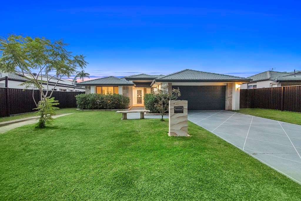 10 Ballybunyon Crescent, Hope Island, QLD, 4212, Hope Island - Thumbnail 3