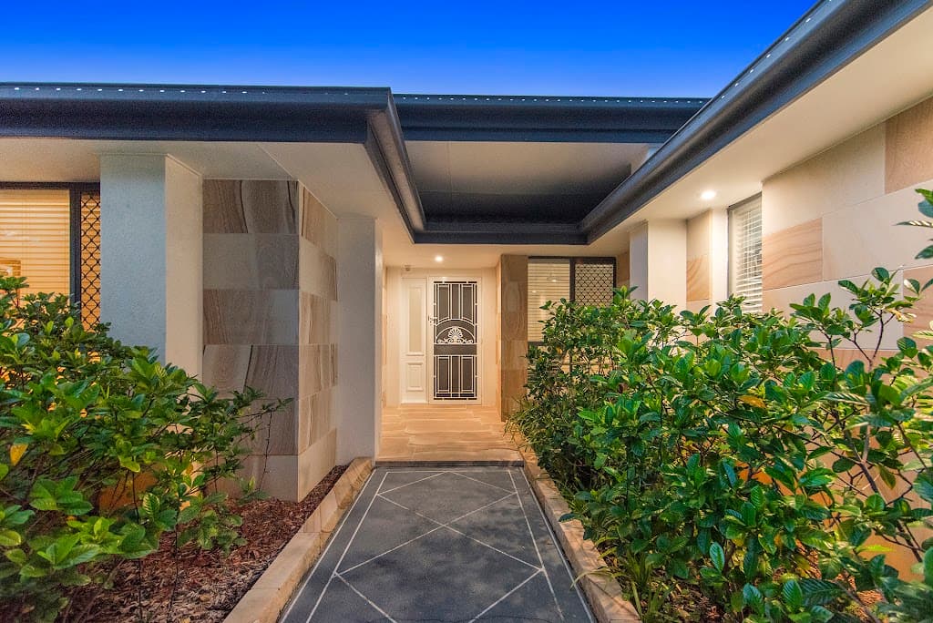 10 Ballybunyon Crescent, Hope Island, QLD, 4212, Hope Island - Thumbnail 4