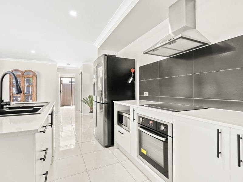 41 The Peninsula, Banksia Beach, QLD, 4507, Banksia Beach - Thumbnail 2