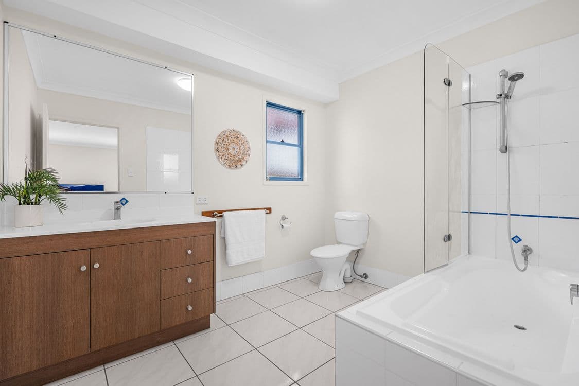 94 Moreton Avenue, WYNNUM, QLD 4178, Wynnum - Thumbnail 6