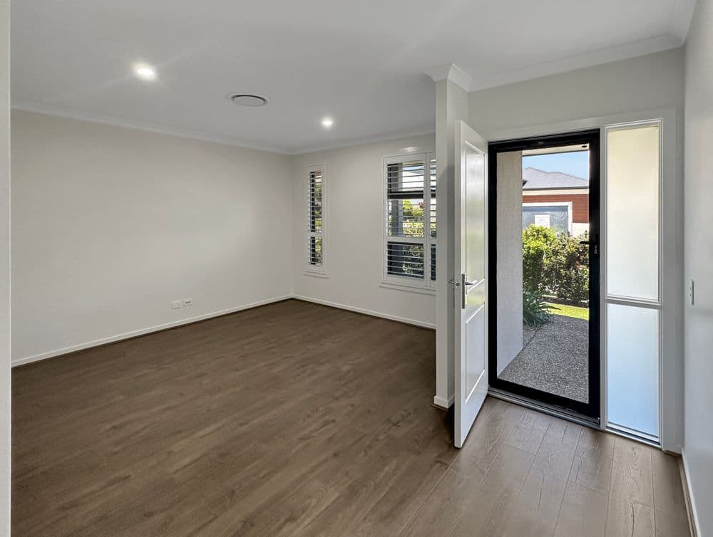 8 Macquarie St, COOMERA, QLD 4209, Coomera - Thumbnail 4