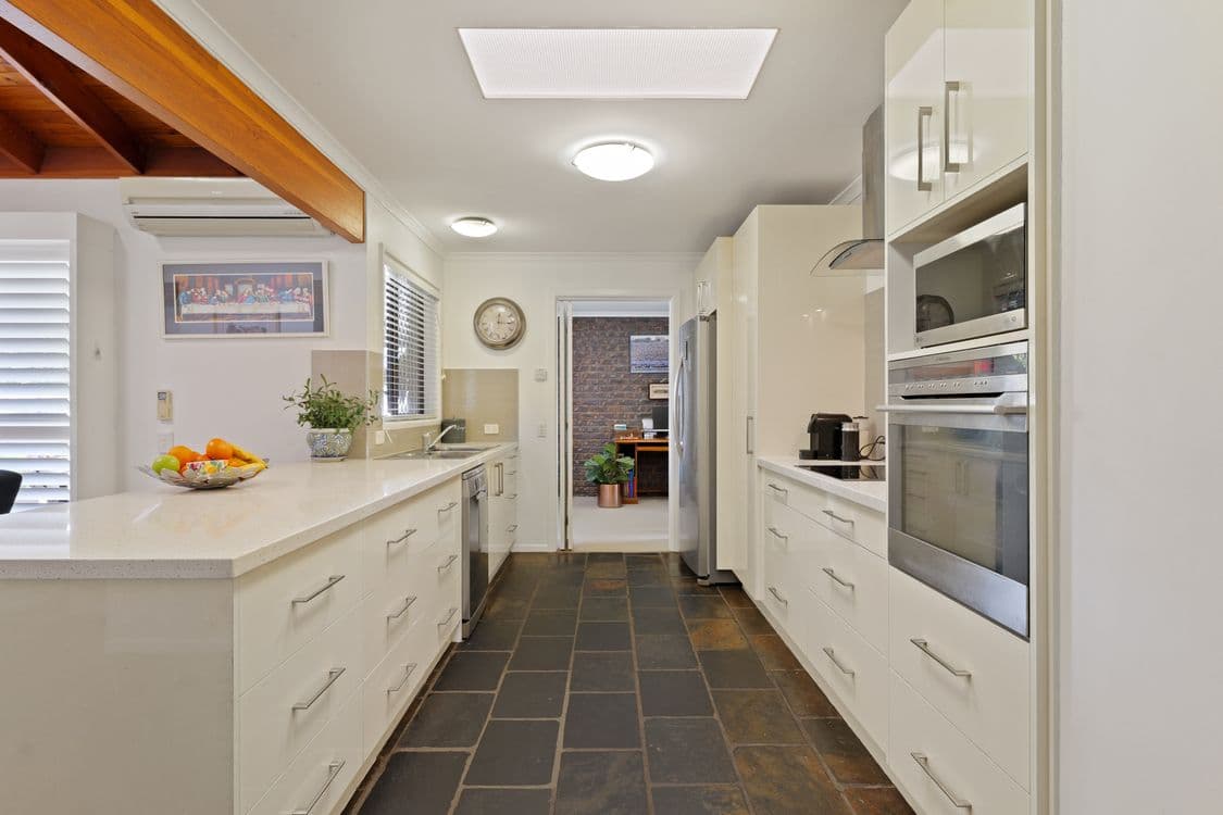 3 Gleneden Court, THE GAP, QLD 4061, The Gap - Thumbnail 3