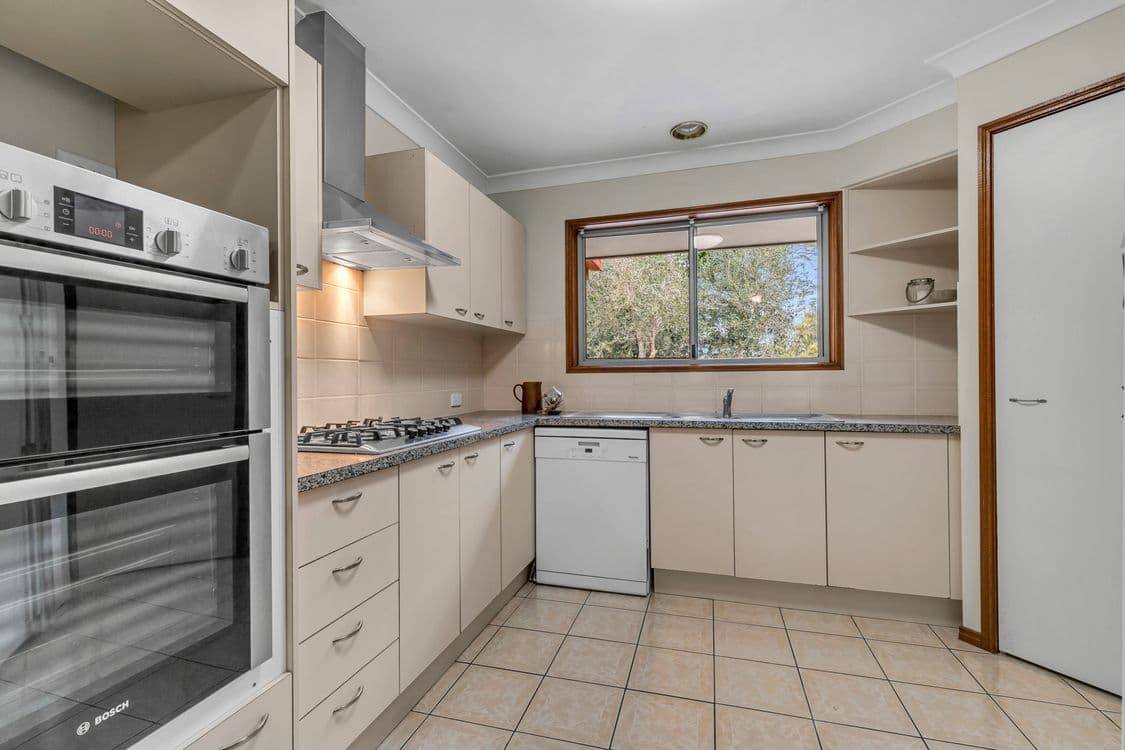 6 Tuckett Street, KENMORE HILLS, QLD 4069, Kenmore Hills - Thumbnail 6