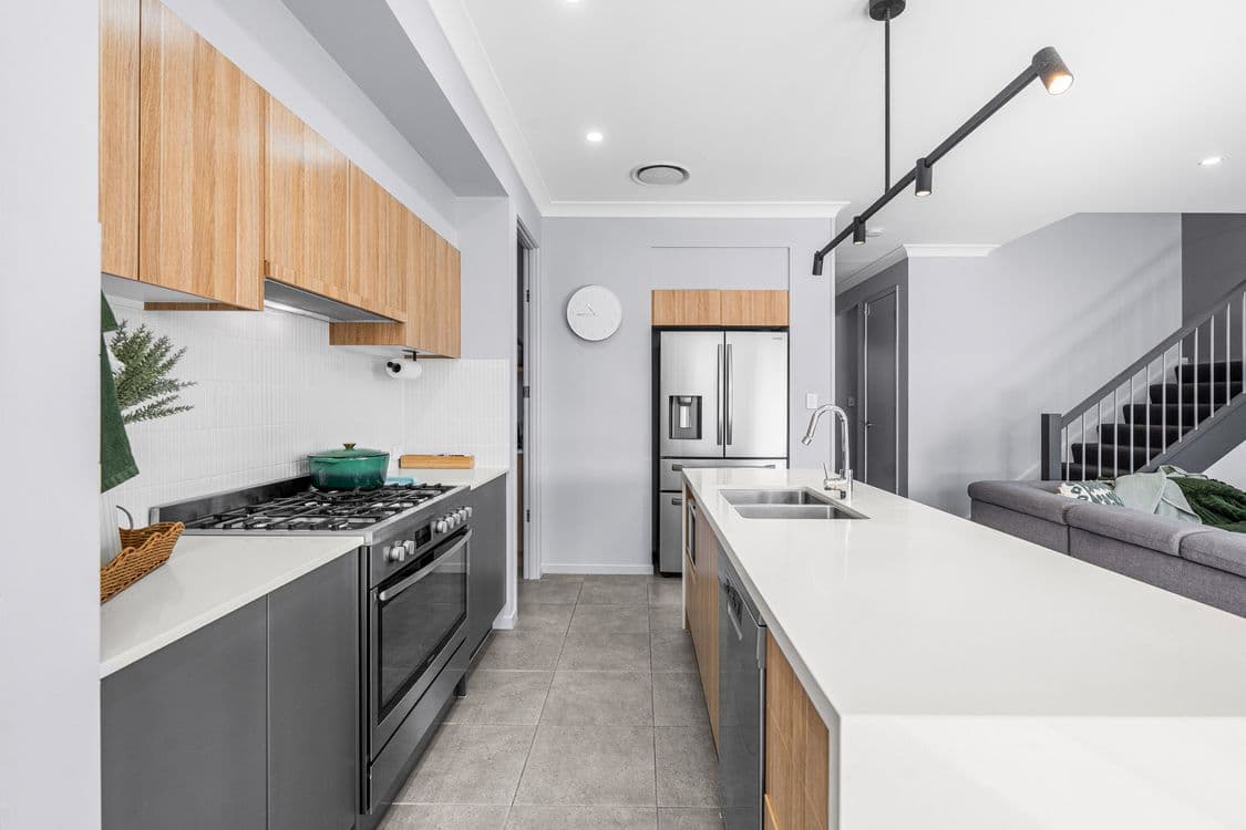 10 Mcauliffe Street, CARINA HEIGHTS, QLD 4152, Carina Heights - Thumbnail 2