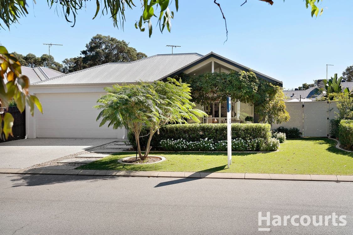 32 Chatsworth Drive, ERSKINE, WA 6210, Erskine - Thumbnail 2