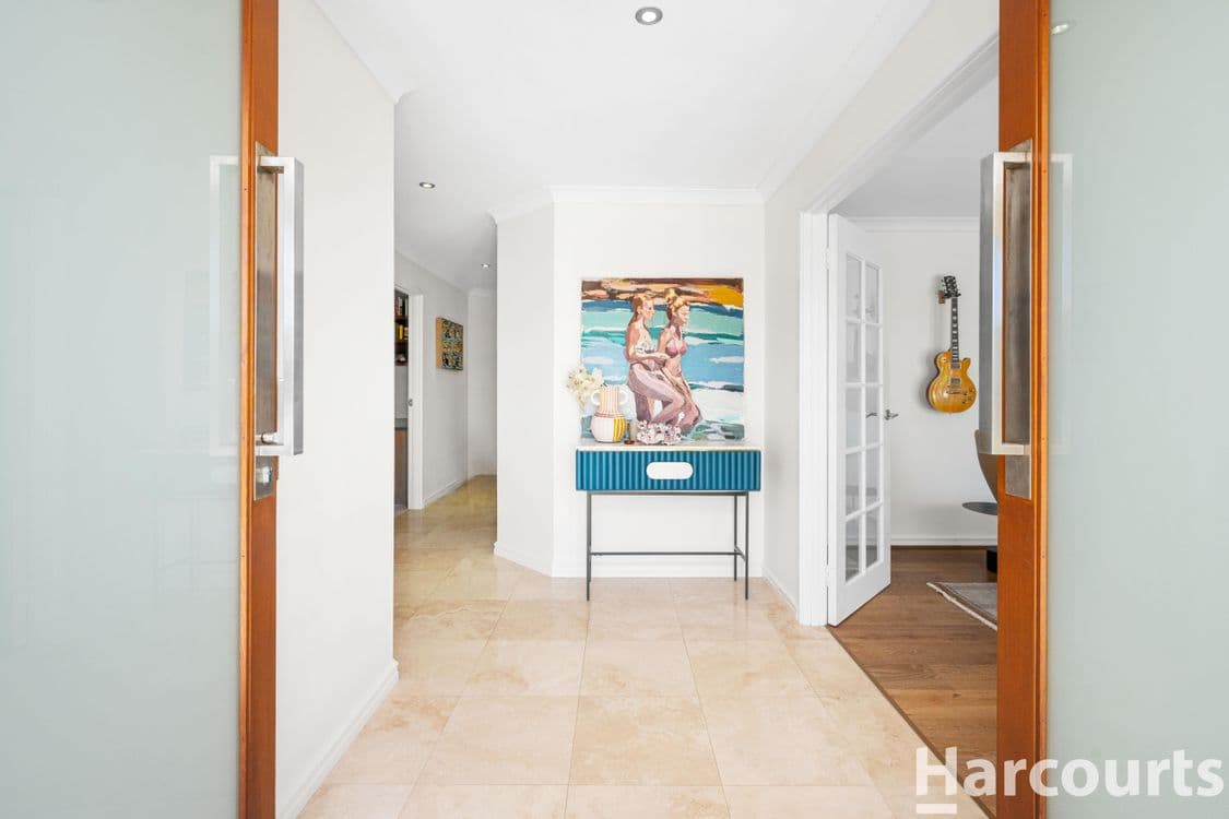 112 Broadbeach Boulevard, HILLARYS, WA 6025, Hillarys - Thumbnail 3