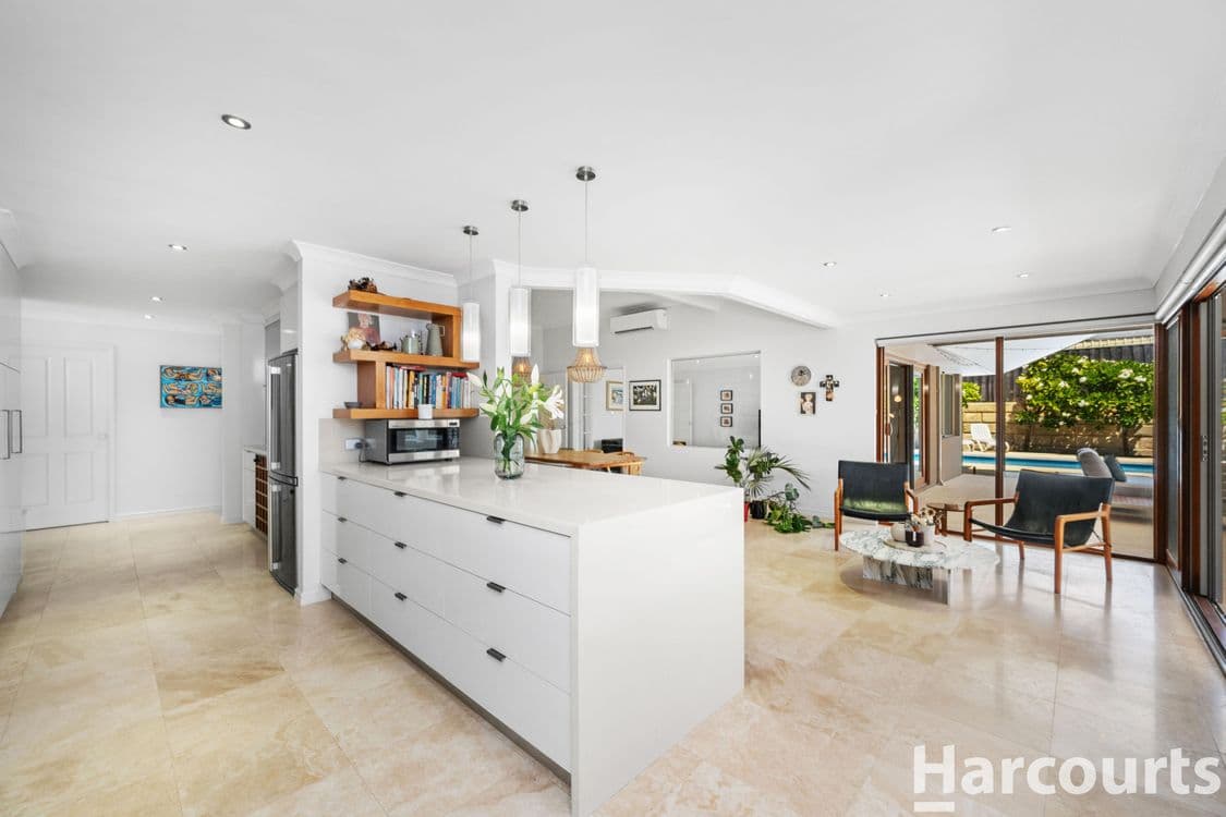 112 Broadbeach Boulevard, HILLARYS, WA 6025, Hillarys - Thumbnail 6