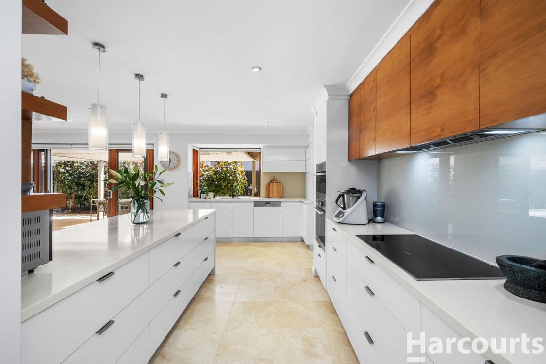 112 Broadbeach Boulevard, HILLARYS, WA 6025, Hillarys - Thumbnail 7