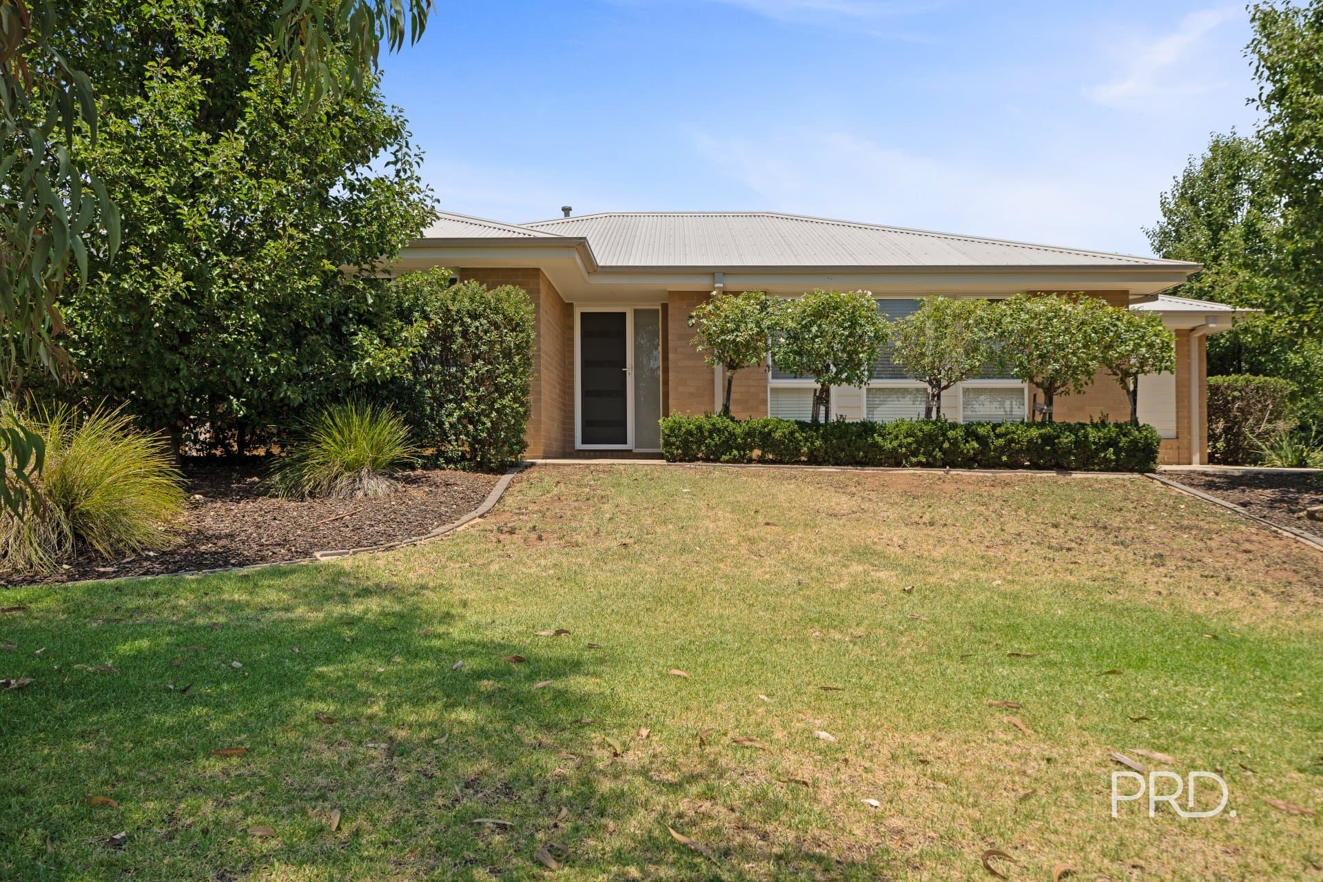 9 Murndal Place, BOURKELANDS NSW 2650, Bourkelands - Thumbnail 2