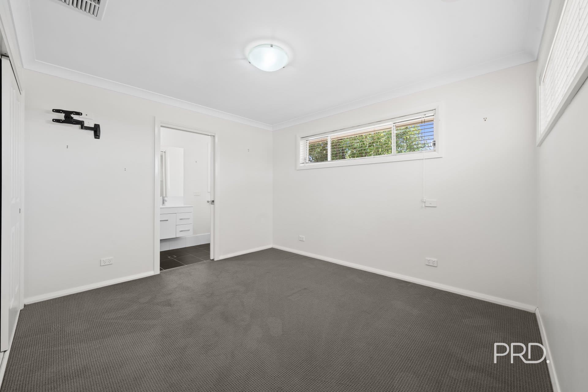 9 Murndal Place, BOURKELANDS NSW 2650, Bourkelands - Thumbnail 6