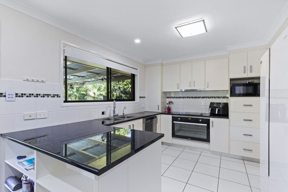4 Kent Court, Albany Creek, QLD 4035, Albany Creek - Thumbnail 4