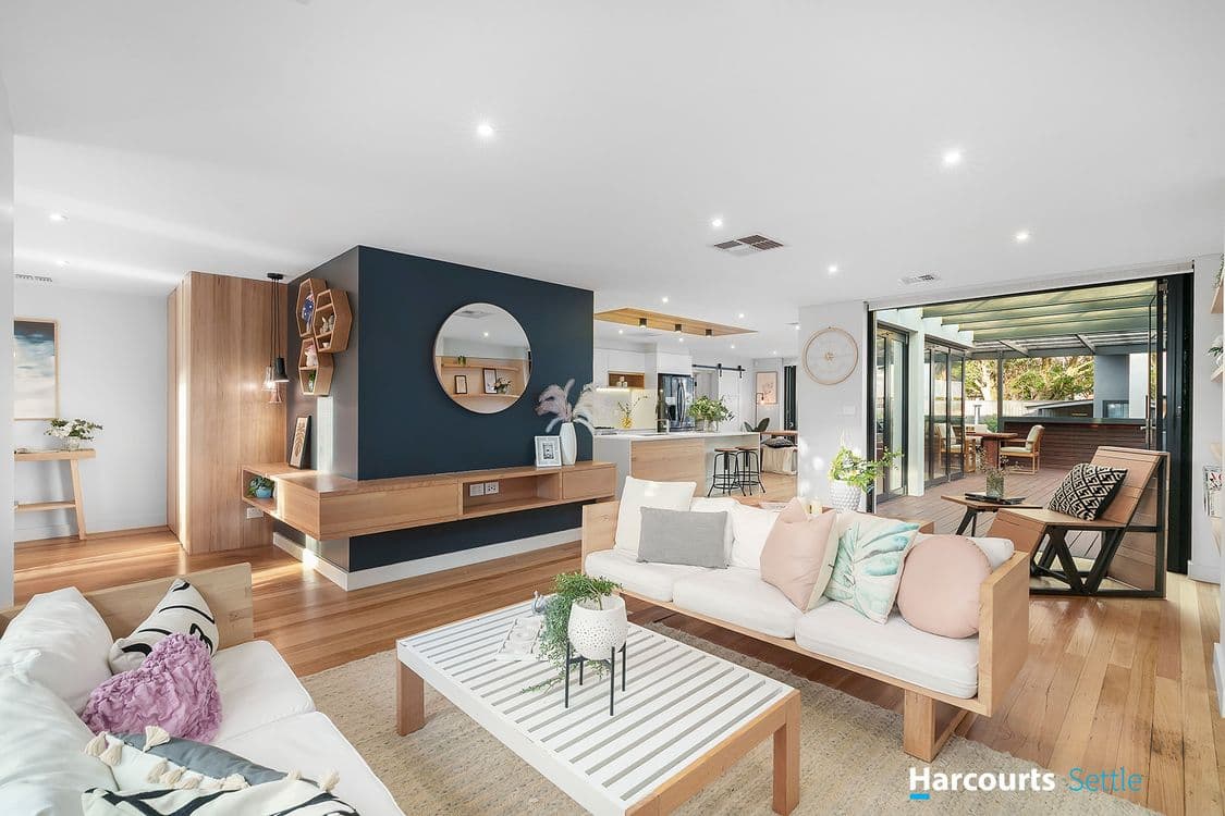 16 Jacaranda Road, WHEELERS HILL, VIC 3150, Wheelers Hill - Thumbnail 2