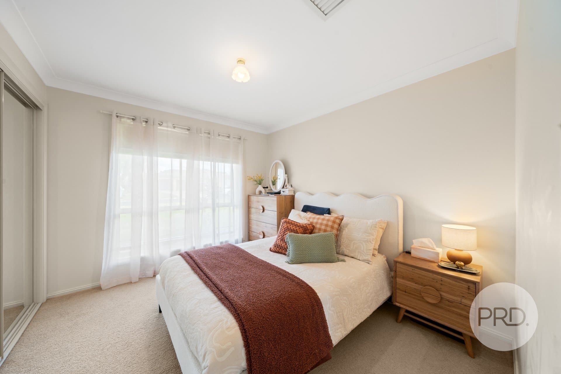 1&2/5 Paldi Crescent, GLENFIELD PARK NSW 2650, Property Image - Thumbnail 3