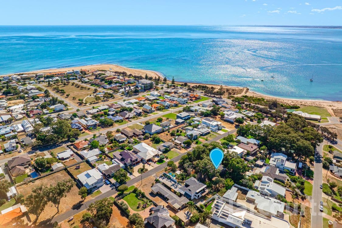 11 Peter Street, HALLS HEAD, WA 6210, Halls Head - Thumbnail 5