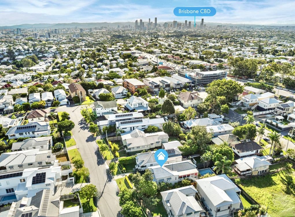 16 Martock Street, CAMP HILL, QLD 4152, Camp Hill - Thumbnail 2