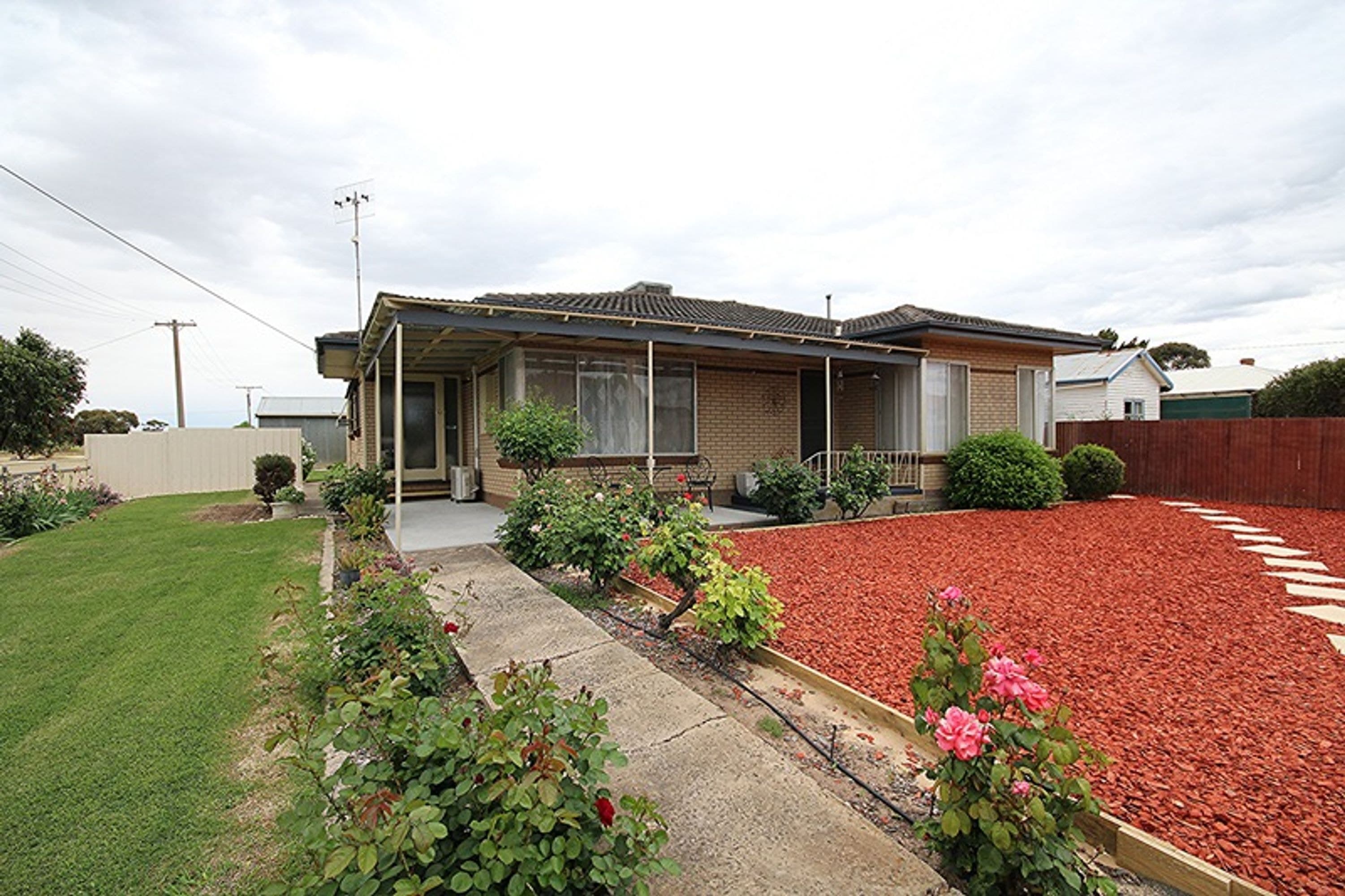 18 Park Street, Nhill VIC 3418, Nhill - Image 1