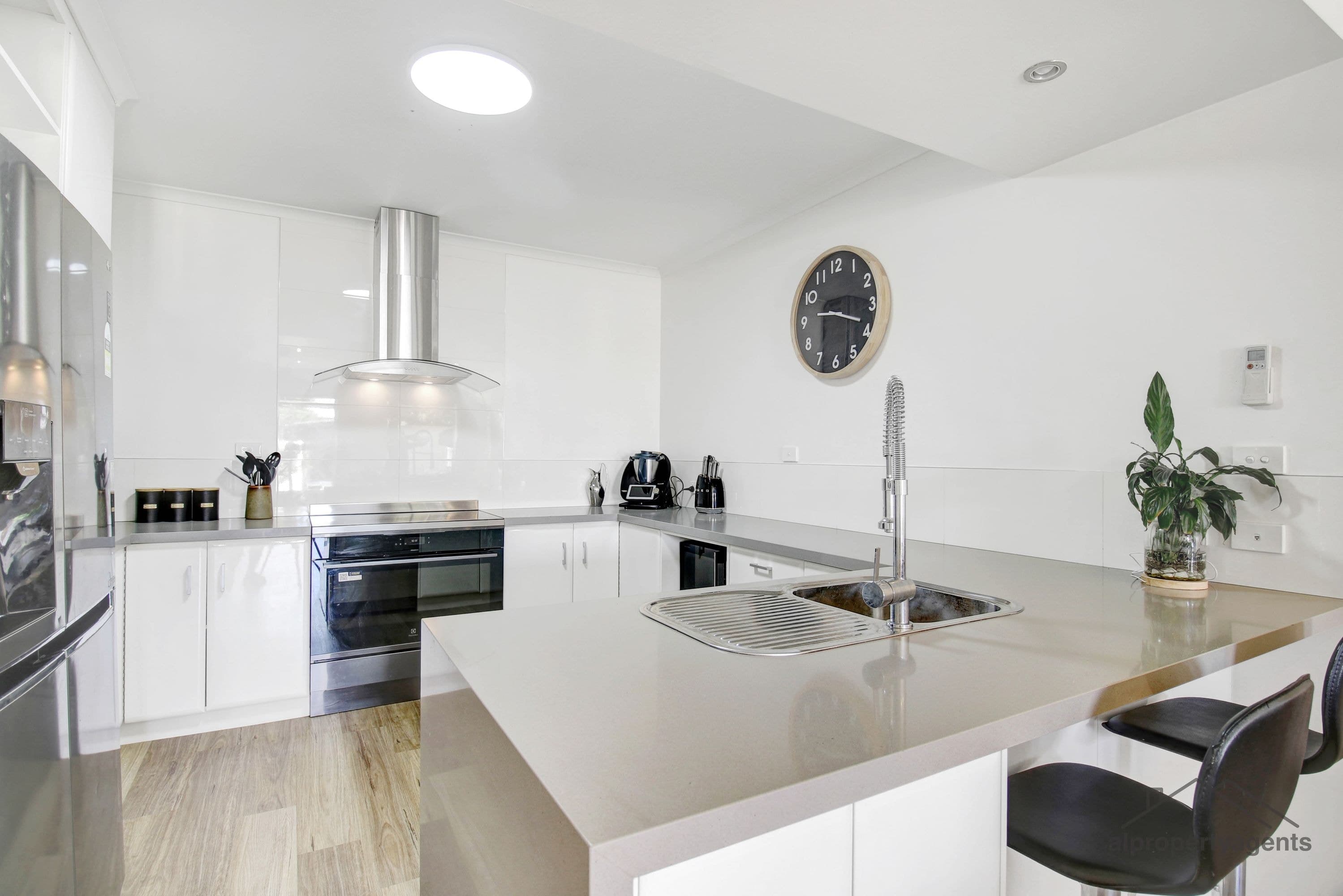 10 George Street, Horsham VIC 3400, Horsham - Thumbnail 2