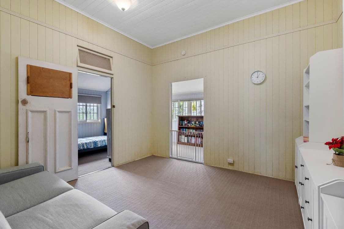 76 Plimsoll Street, GREENSLOPES, QLD 4120, Greenslopes - Thumbnail 7
