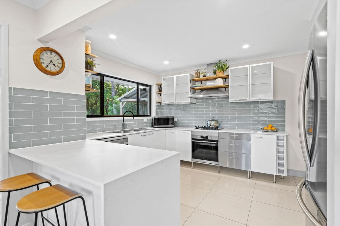 6 Eddystone Road, CORINDA, QLD 4075, Corinda - Thumbnail 2