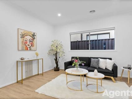 59 Shearjoy Loop, Clyde North - Thumbnail 2