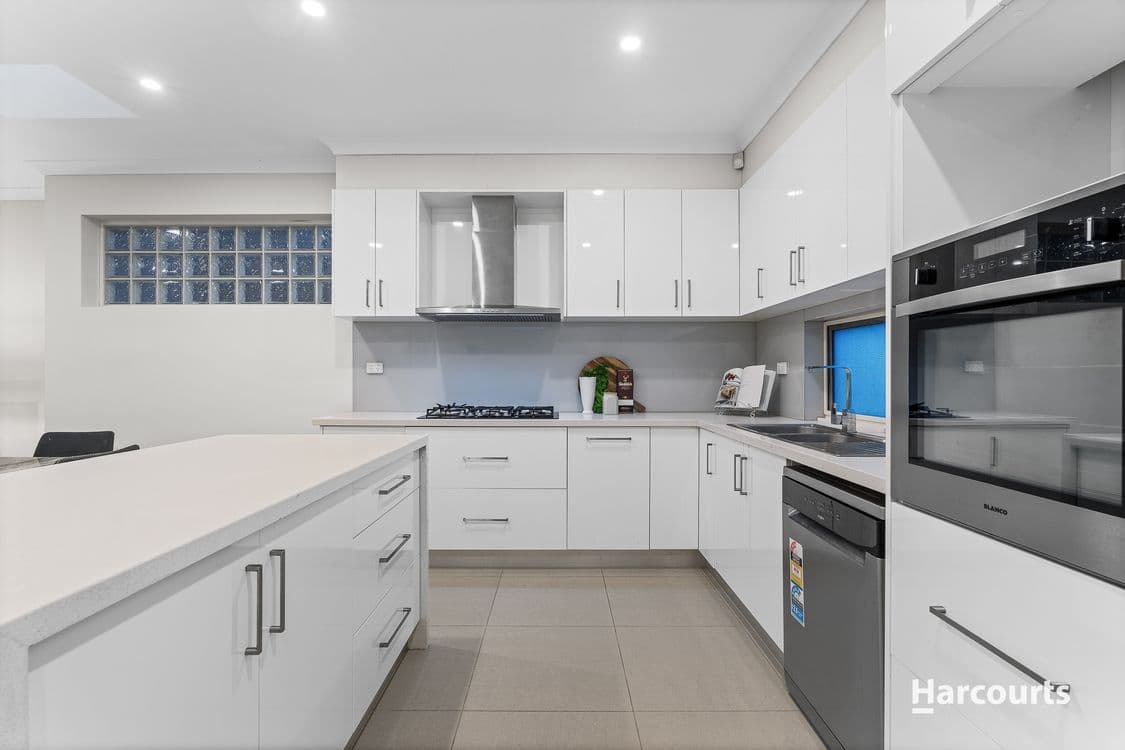 1/5 Bowen Road, DONCASTER EAST, VIC 3109, Doncaster East - Thumbnail 4