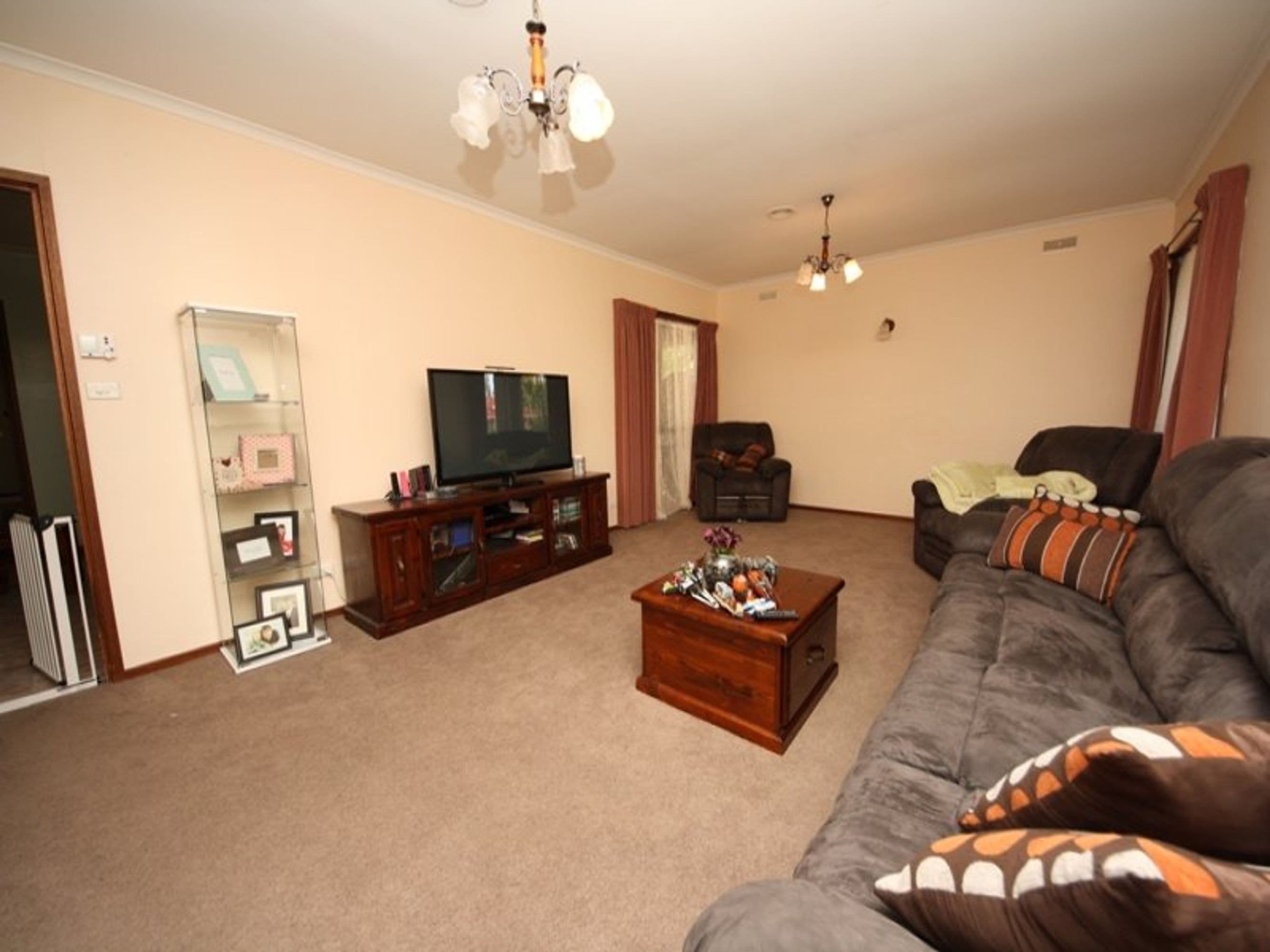 4 Schwarz Avenue, Horsham VIC 3400, Horsham - Thumbnail 2