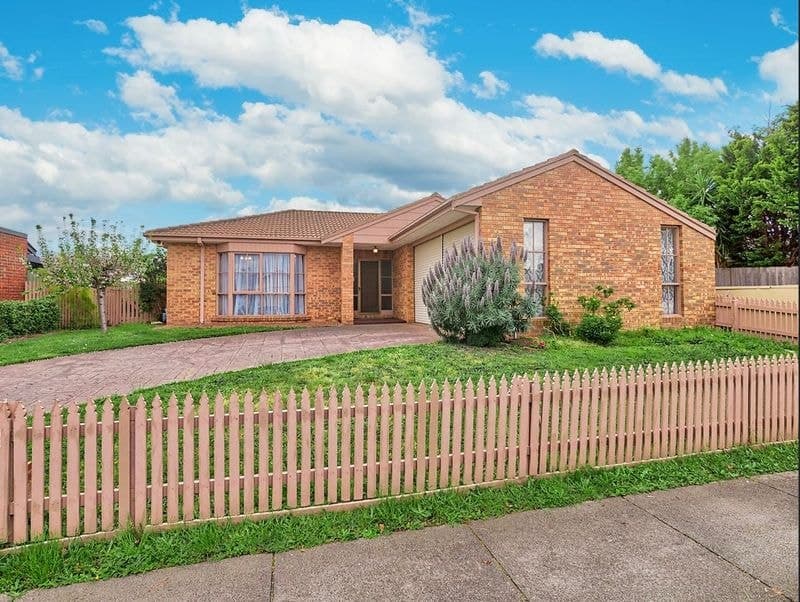 90 Hoysted Avenue, CRANBOURNE NORTH, Cranbourne North - Thumbnail 2