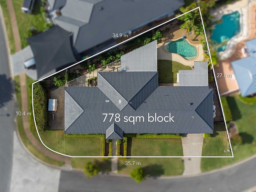 2 Peppertree Circuit, Robina, QLD 4226, Robina - Thumbnail 2