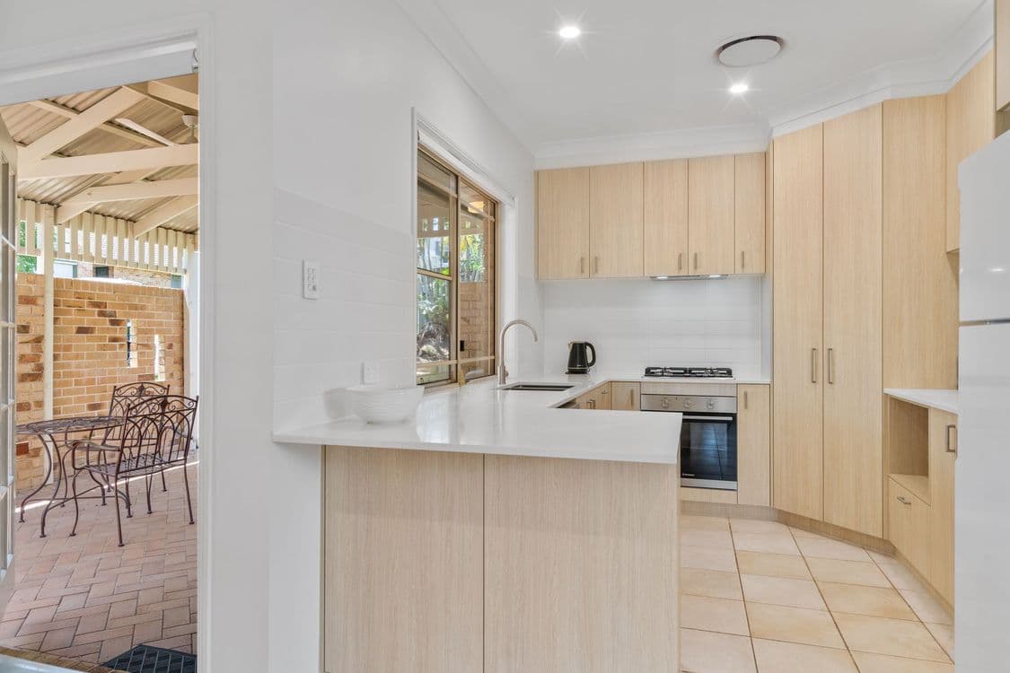 1 Acacia Close, HOLLAND PARK WEST, QLD 4121, Holland Park West - Thumbnail 5