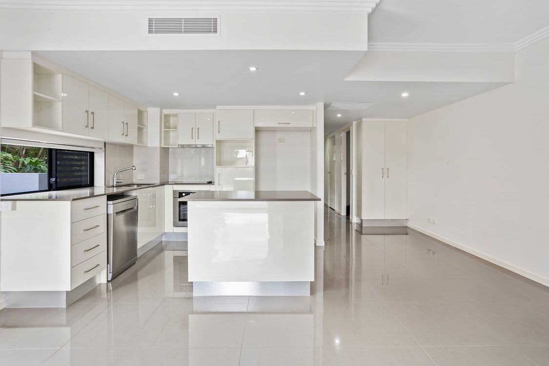 7/15-17 Bullimah Avenue, Burleigh Heads, QLD 4220, Burleigh Heads - Thumbnail 2