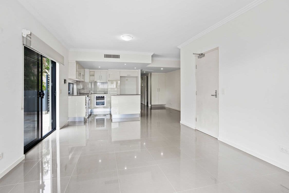 7/15-17 Bullimah Avenue, Burleigh Heads, QLD 4220, Burleigh Heads - Thumbnail 4