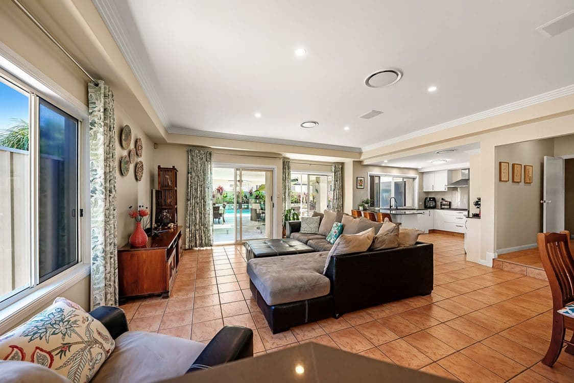 22 Nottinghill Gate Drive, ARUNDEL, QLD 4214, Arundel - Thumbnail 8