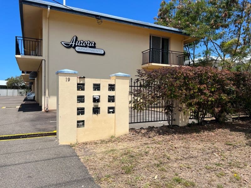 2/19 Ryan Street, NORTH WARD, North Ward - Thumbnail 3