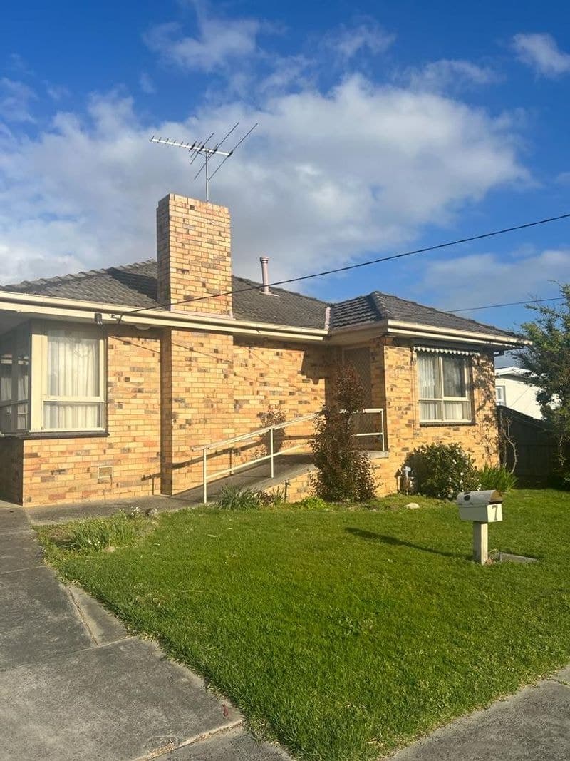 7 Stradbroke Avenue, FRANKSTON SOUTH, Frankston South - Thumbnail 3