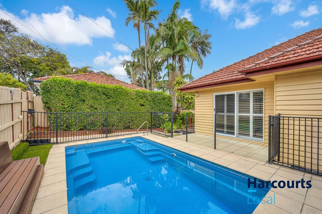 24 Bowd Parade, WAVELL HEIGHTS, QLD 4012, Wavell Heights - Thumbnail 2
