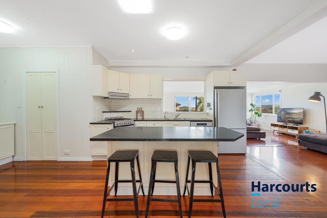 24 Bowd Parade, WAVELL HEIGHTS, QLD 4012, Wavell Heights - Thumbnail 3