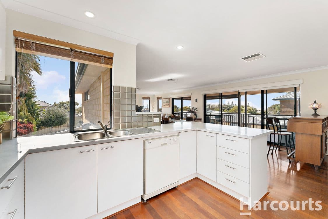 24 Janis Street, HALLS HEAD, WA 6210, Halls Head - Thumbnail 6