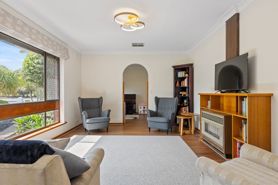 1 Pine Lodge Crescent, GRANGE, SA 5022, Grange - Thumbnail 3
