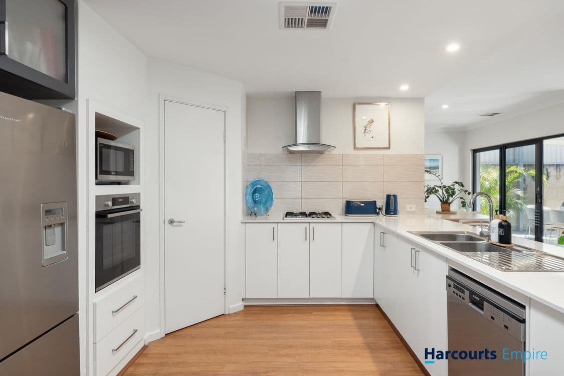 18A Nola Avenue, SCARBOROUGH, WA 6019, Scarborough - Thumbnail 5
