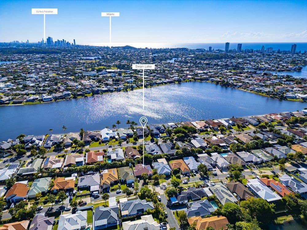 33 Rainbird Close, Burleigh Waters, QLD 4220, Burleigh Waters - Thumbnail 2